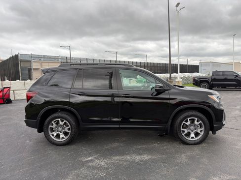 Used 2023 Honda Passport TrailSport image 9