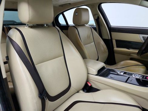 Used 2012 Jaguar XF Portfolio RWD image 28