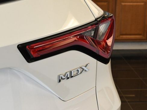 Used 2023 Acura MDX SH-AWD w/ Technology Package image 12
