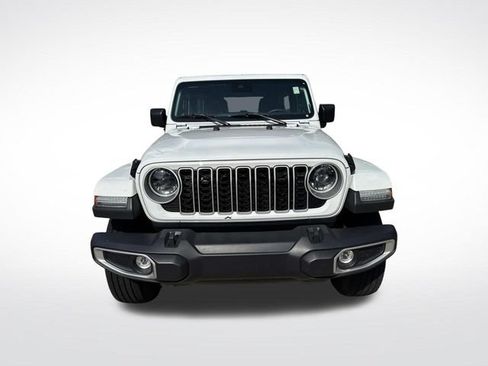 Used 2025 Jeep Wrangler Unlimited Sahara AWD/4WD image 2