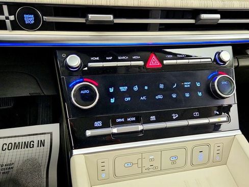 Used 2025 Hyundai Santa Fe Calligraphy AWD/4WD image 16