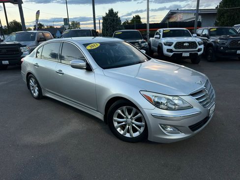 Used 2013 Hyundai Genesis 3.8 RWD image 3