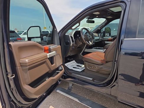 Used 2022 Ford F250 King Ranch w/ King Ranch Ultimate Package AWD/4WD image 20