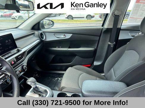 Certified 2024 Kia Forte LXS w/ LXS Technology Package FWD image 40