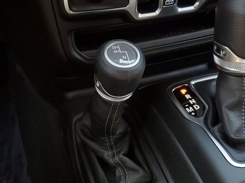 New 2025 Jeep Gladiator Sport image 31