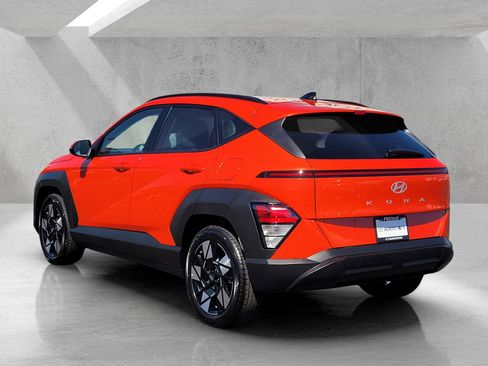 Used 2025 Hyundai Kona SEL FWD image 6
