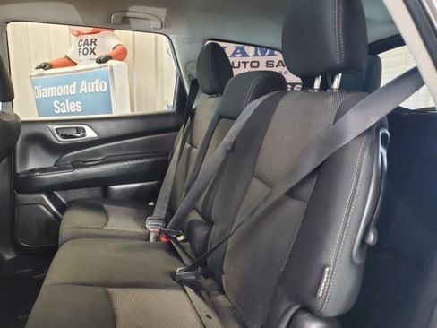 Used 2019 Nissan Pathfinder S AWD/4WD image 9