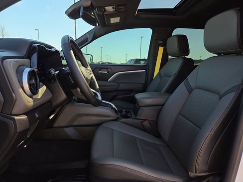 Used 2023 Chevrolet Colorado ZR2 w/ ZR2 Convenience Package III image 15