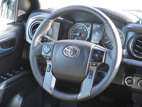 Certified 2023 Toyota Tacoma TRD Off-Road image 27