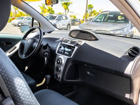 Used 2008 Toyota Yaris 2-Door Hatchback FWD image 20