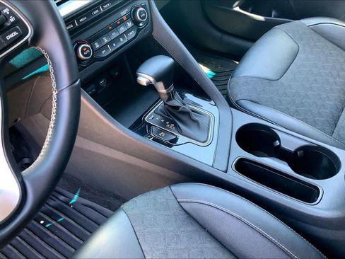 Used 2022 Kia Niro LXS FWD image 17