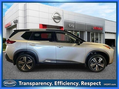 Used 2023 Nissan Rogue SL AWD/4WD image 6
