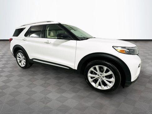 Used 2022 Ford Explorer Platinum w/ Equipment Group 601A AWD/4WD image 11