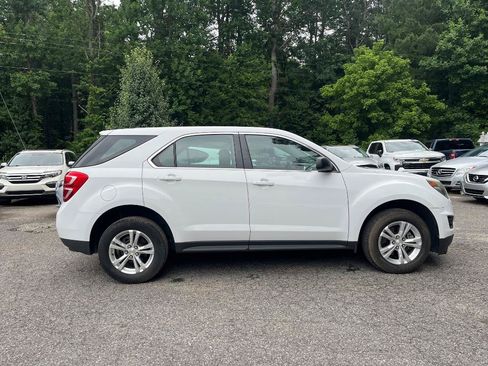 Used 2017 Chevrolet Equinox LS FWD image 10