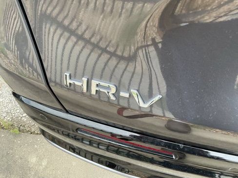 Used 2025 Honda HR-V EX-L image 9
