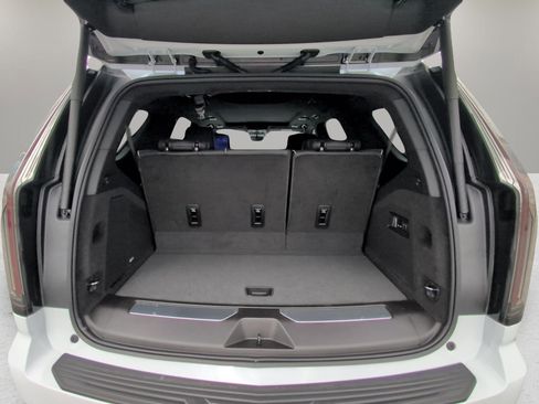 New 2026 Cadillac Escalade Platinum Luxury image 33
