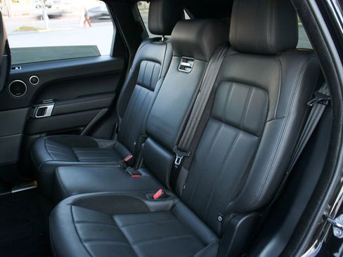 Used 2020 Land Rover Range Rover Sport HST image 16