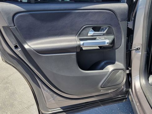 Used 2021 Mercedes-Benz GLB 250 image 14