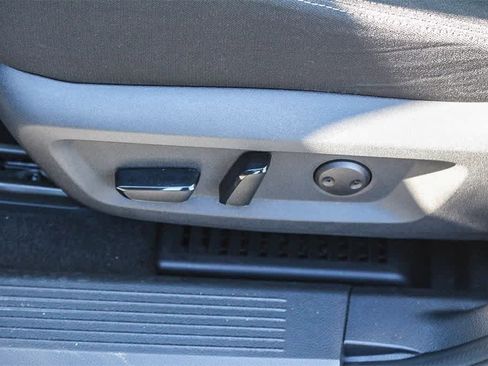 Used 2023 Nissan Rogue SV image 28