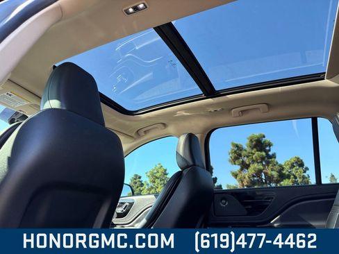 Used 2022 Lincoln Aviator Reserve w/ Equipment Group 201A image 17