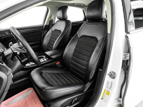 Used 2018 Ford Fusion SE w/ Equipment Group 201A FWD image 28