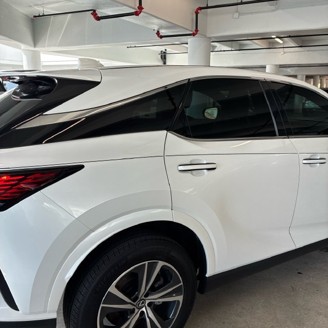 Used 2025 Lexus RX 350 FWD w/ Technology Package image 2