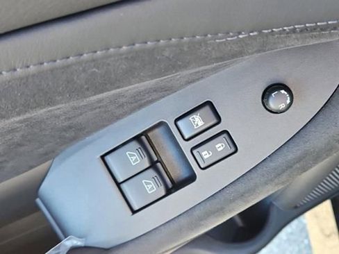 New 2025 Nissan Z Performance w/ Floor Mat Package image 32