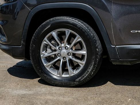 Used 2019 Jeep Cherokee Latitude Plus w/ Comfort/Convenience Group image 65