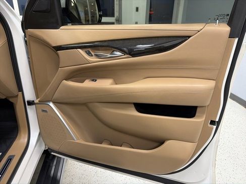 Used 2019 Cadillac Escalade ESV Platinum image 51
