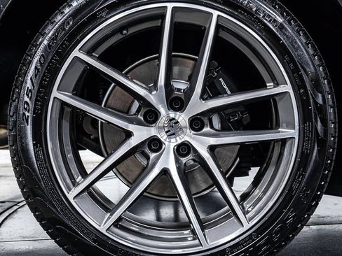 Certified 2025 Porsche Macan Turbo AWD/4WD image 22