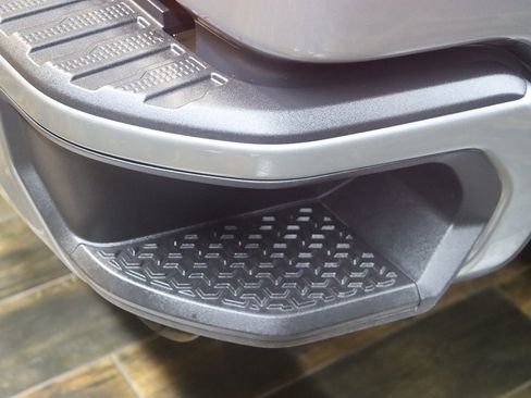 Used 2025 GMC Sierra 2500 AT4 image 36