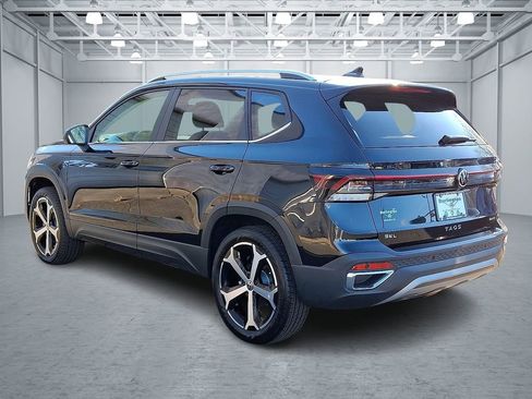 New 2026 Volkswagen Taos SEL AWD/4WD image 3