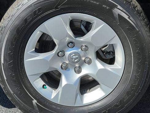 Used 2021 RAM 1500 Big Horn AWD/4WD image 7