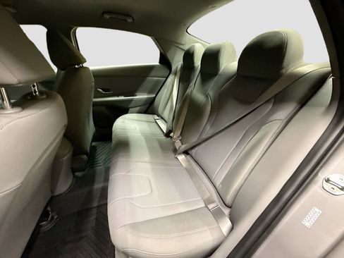 Used 2023 Hyundai Elantra SE image 26
