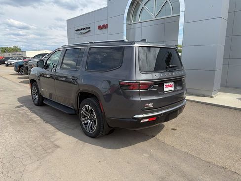 Used 2023 Jeep Wagoneer Series II w/ Convenience Group I AWD/4WD image 7