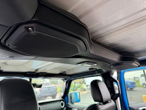 Used 2021 Jeep Wrangler Unlimited Sahara w/ Dual Top Group image 19