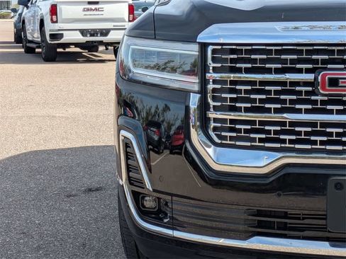 Used 2023 GMC Acadia Denali w/ Black Diamond Edition image 9