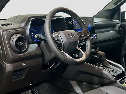 Used 2025 Chevrolet Colorado Trail Boss image 7