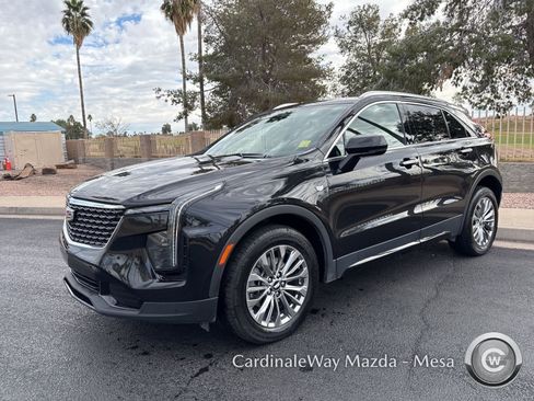 Used 2024 Cadillac XT4 Premium Luxury image 2
