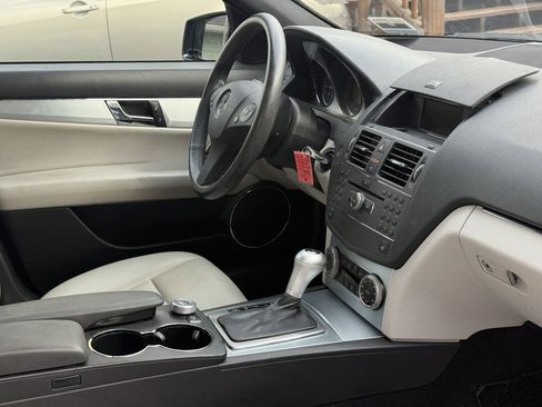 Used 2010 Mercedes-Benz C 300 4MATIC Sedan image 12