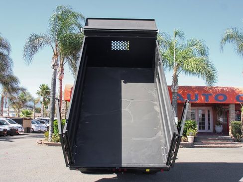 Used 2018 Ford F550 2WD Regular Cab Super Duty image 11