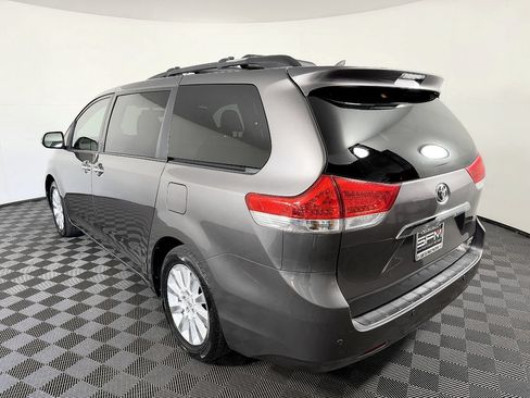 Used 2013 Toyota Sienna Limited w/ Premium Pkg AWD/4WD image 17