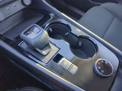 Used 2023 Nissan Rogue S image 25