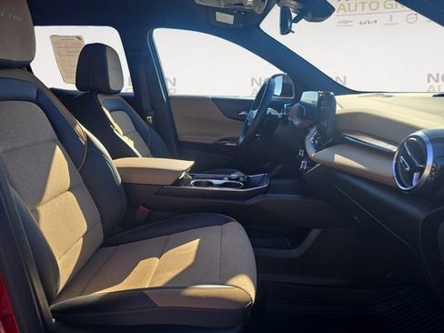 Used 2025 Chevrolet Equinox ACTIV w/ Safety and Technology Package FWD image 15