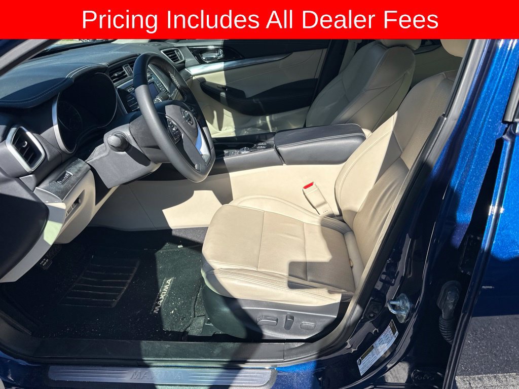 Used 2022 Nissan Maxima SV w/ Floor Mat Group FWD image 12