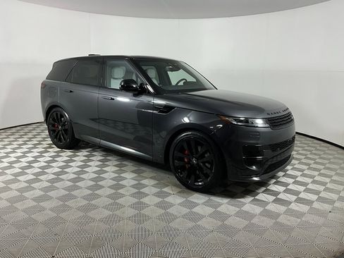 Used 2025 Land Rover Range Rover Sport Dynamic SE image 6