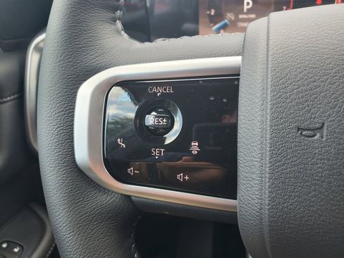 Used 2025 Nissan Armada SL w/ Captain's Chari Seat Package AWD/4WD image 12