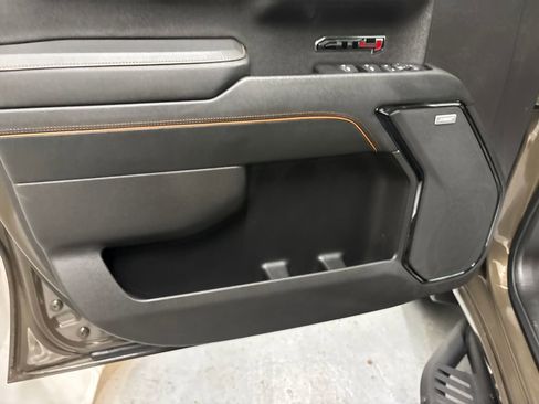 Used 2023 GMC Sierra 1500 AT4 w/ AT4 Premium Package AWD/4WD image 10