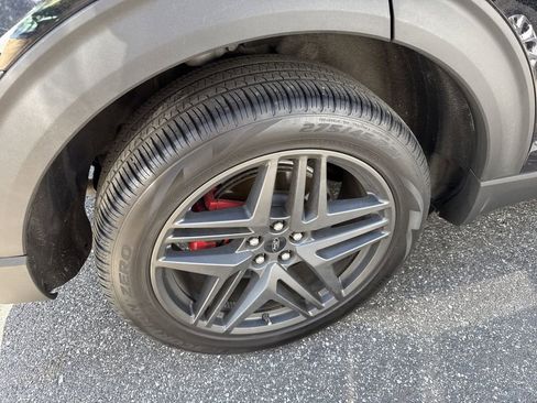 Used 2025 Ford Explorer ST-Line w/ Premium Package image 10