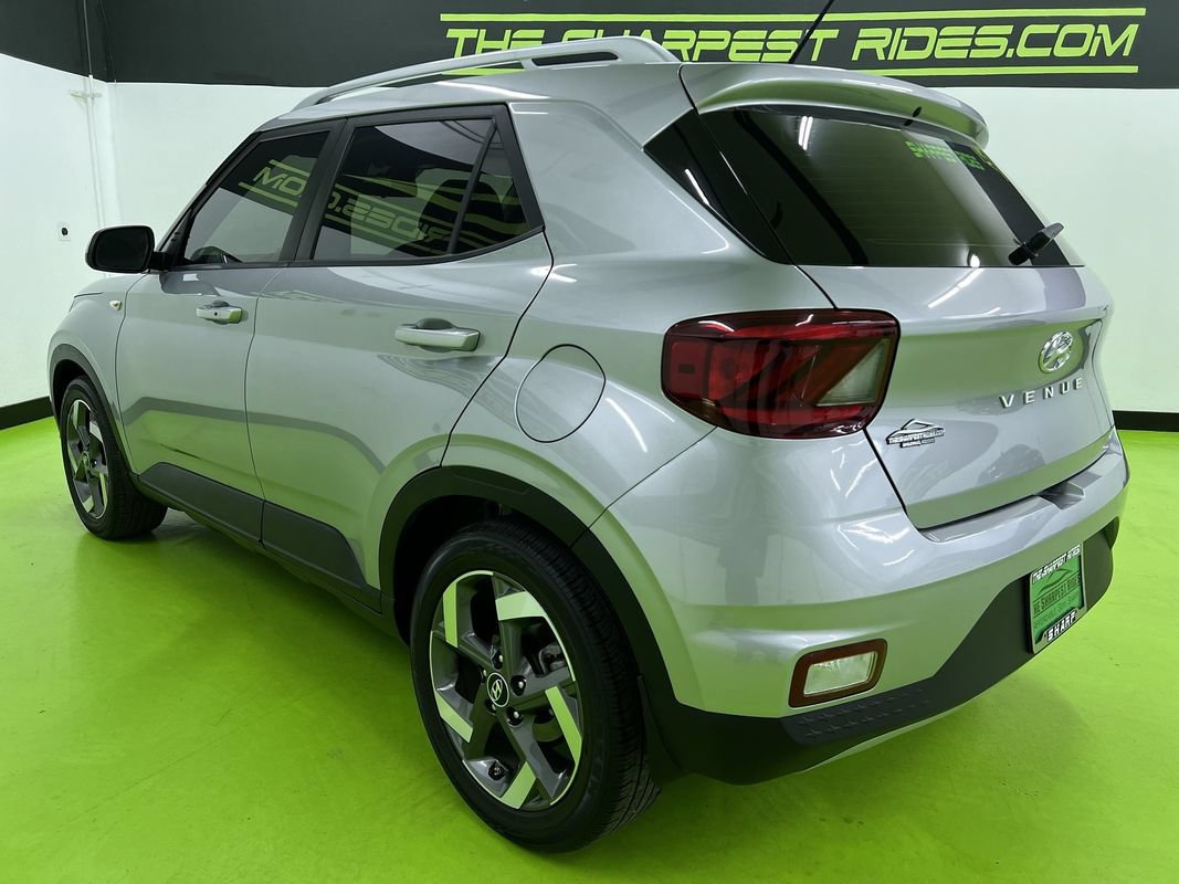 Used 2024 Hyundai Venue SEL FWD image 7